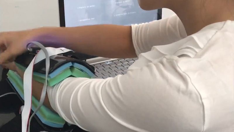 Facebook desarrolla un prototipo para recibir mensajes a través vibraciones en la piel