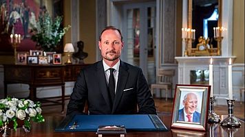 Haakon VIII de Noruega recuerda a padre en su primer discurso como monarca: "Nos uni� a todos con autoridad natural"