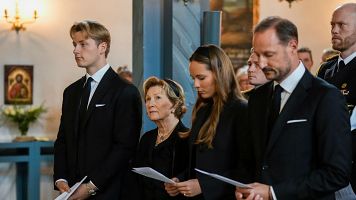 La Familia Real noruega, durante el servicio religioso