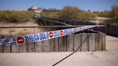 El juez pone en libertad a la pareja de la mujer fallecida en Isla Cristina tras descartarle como autor