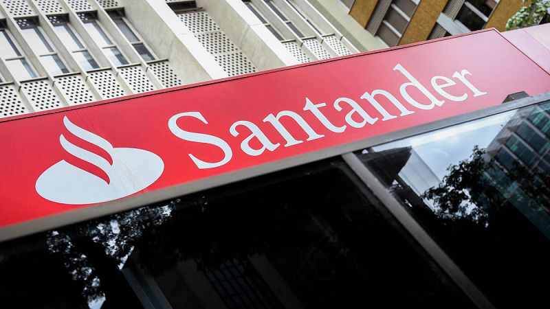 El Santander ganó 2.054 millones de euros entre enero y marzo, un 10% más que un año antes
