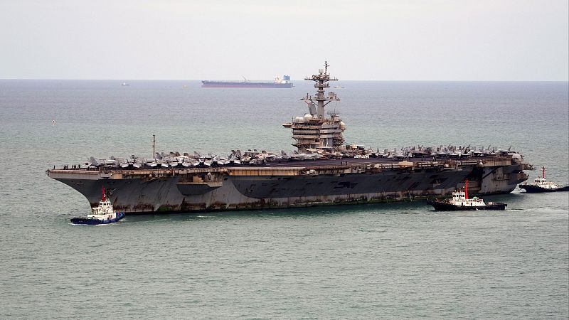 El portaaviones de EE.UU. Abraham Lincoln desembarca en Tailandia tras 286 días sin pisar tierra por la guerra en Irán