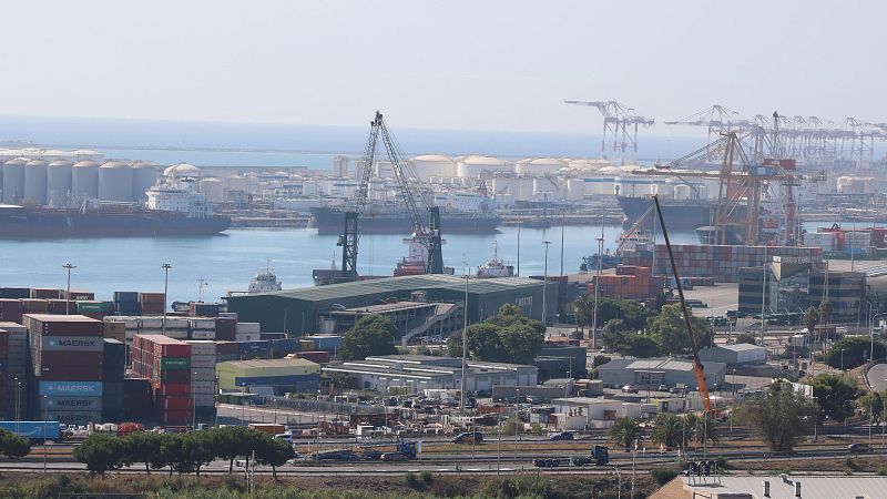 10 persones intoxicades per mon�xid de carboni en un vaixell atracat al Port de Barcelona