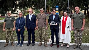 El president de la Generalitat, Salvador Illa, de visita a l'hospital militar de la Gu�rdia de Frontera d'Ucra�na, al costat de sor Luc�a Caram
