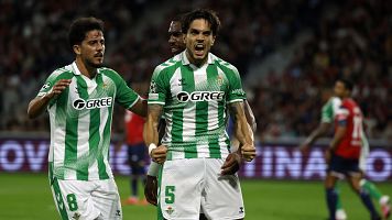 El Betis se impone al Lille (2-3) en su vuelta a la Champions