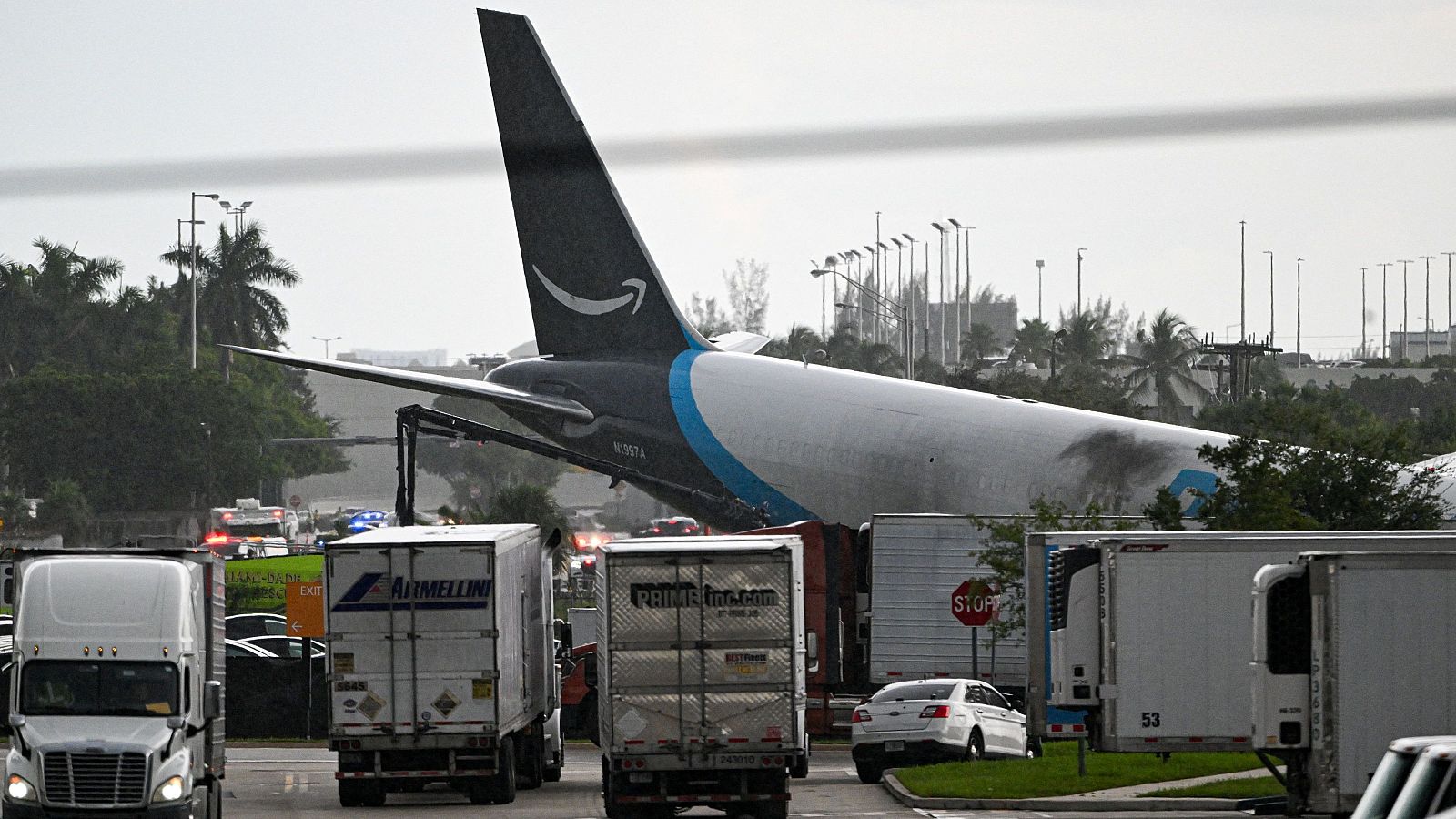 Al menos cinco muertos al estrellarse un avión de Amazon