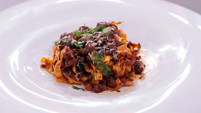 Receta de pasta fresca con corazones de ternera de Mar�a Escot� en MasterChef Celebrity Legends
