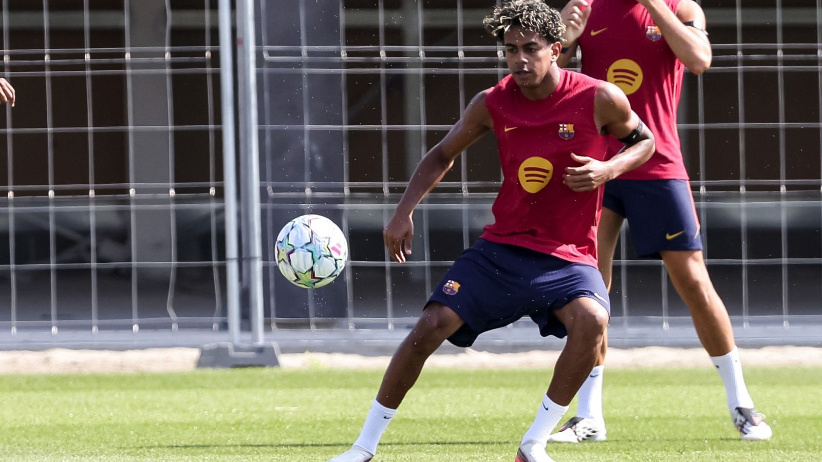 Lamine Yamal, sobre el Balón de Oro "No voy a ponerme a suplicar nada"
