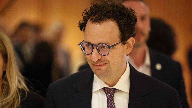 El director de Anthropic afirma que "la industria mintió" sobre la IA:  "Existen peligros reales"