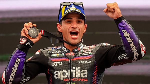 MotoGP: ca�da de Pedro Acosta cuando por fin iba a ganar en MotoGP y Mart�n recupera el liderato de Mundial