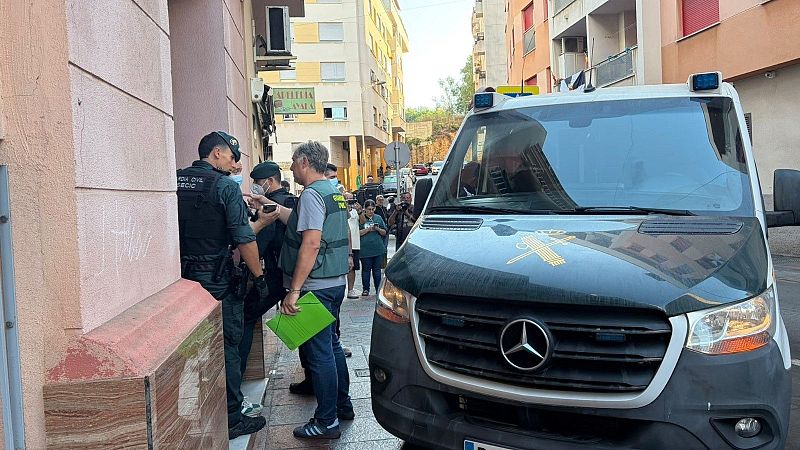 Desalojado un piso en Ceuta con 25 migrantes, entre ellos seis menores, que llegaron en la entrada masiva de julio