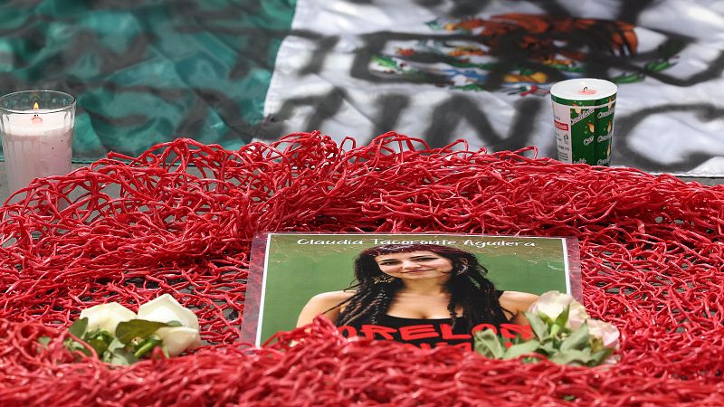 Altar e imagen de Claudia Tacoronte en la marcha de Cuernavaca