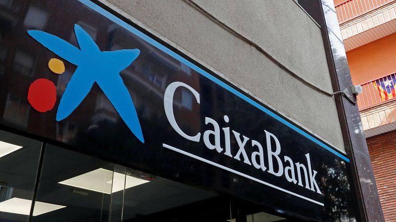 CaixaBank ganó 704 millones en el primer trimestre, un 75% más, gracias al crecimiento de los ingresos