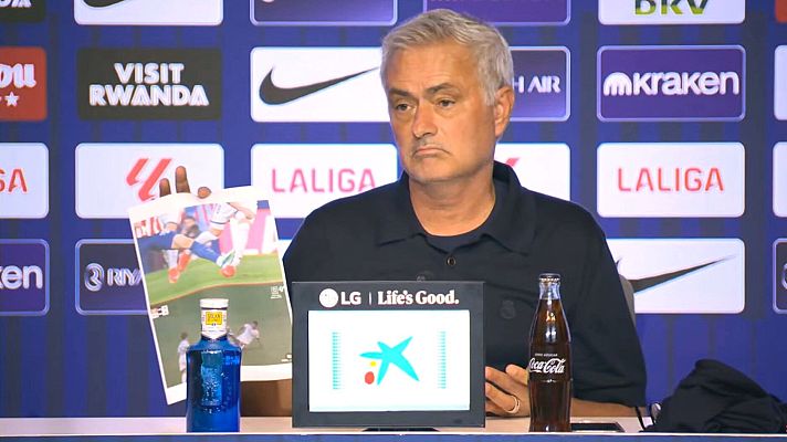 Mourinho y Simeone chocan tras el derbi madrile�o