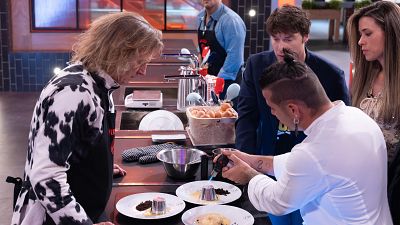 Pocholo dice adiós a ‘MasterChef Celebrity’ con una última locura junto a sus compañeros: "Te llevas nuestro cariño"
