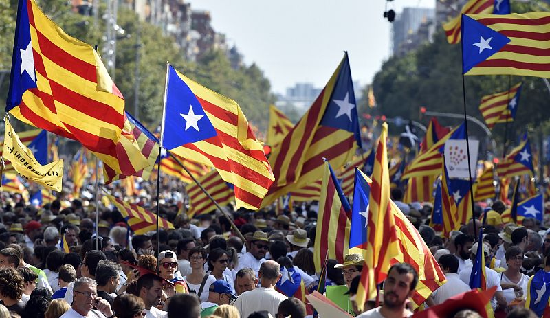 Los partidarios en Cataluña de reconocer la independencia caen del 44% al 36%, según el CIS