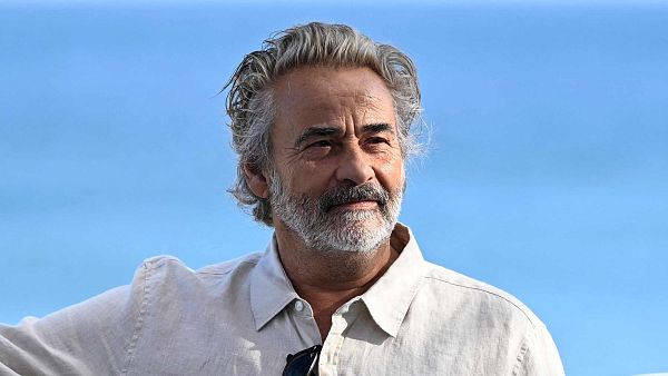 Eduard Fern�ndez: "Para 'El mal padre' nos fijamos en aquellos personajes izquierdosos que se fueron quedando para la derecha"