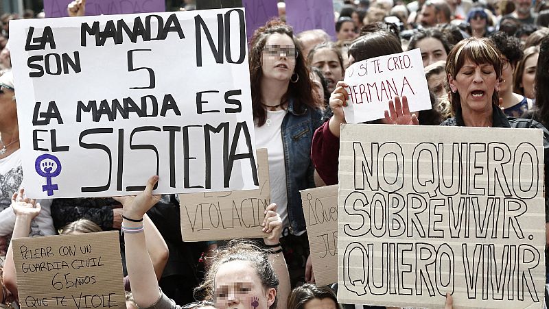 La indignación por la sentencia de 'La Manada' recorre las calles por segundo día: "Esta justicia es una mierda"