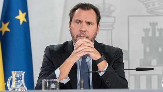 El ministro de Transportes y Movilidad Sostenible, �scar Puente, durante la rueda de prensa tras el Consejo de Ministros