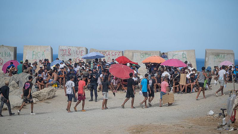 Localizan dos pisos en Ceuta con una treintena de migrantes hacinados en condiciones de insalubridad