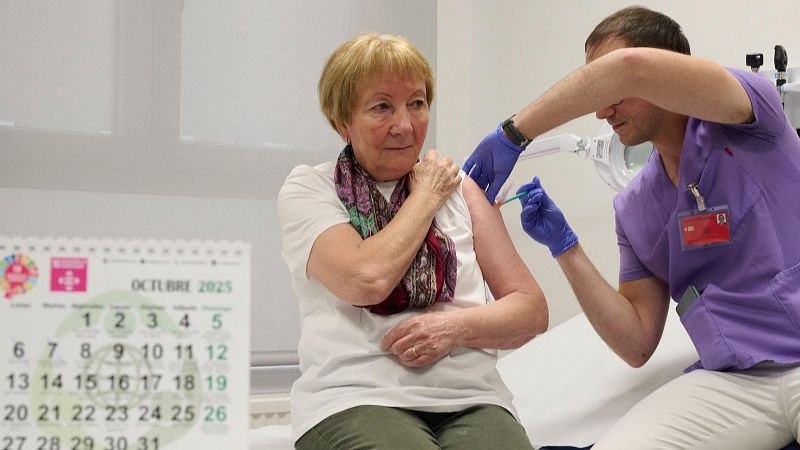 Comienza la campaña de vacunación de la gripe y de la COVID-19: claves y calendario por comunidad