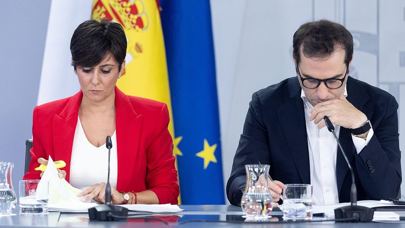 El BOE publica el decreto que prohíbe desahucios hasta 2030 y que fondos buitre compren por debajo del 70% del valor