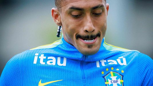 Raphinha durante un entrenamiento con Brasil.