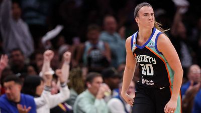 Una eliminaci�n hist�rica y un pique viral con un fan: as� de movidos est�n los playoffs de la WNBA
