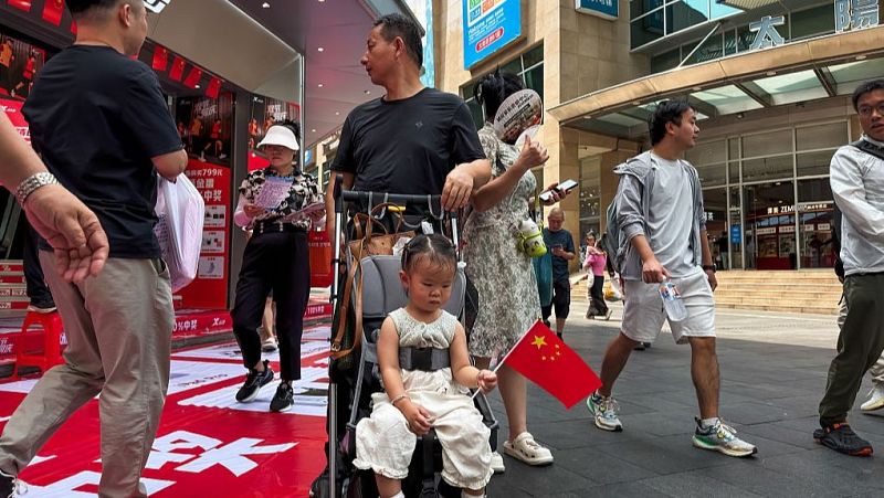 China se coge vacaciones y empieza una 'Semana Dorada' con m�s viajes largos al extranjero pero menos gasto