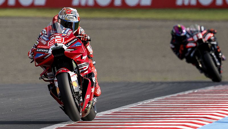 Marc Márquez gana la carrera al sprint de Gran Premio de Japón y recorta distancias con Jorge Martín