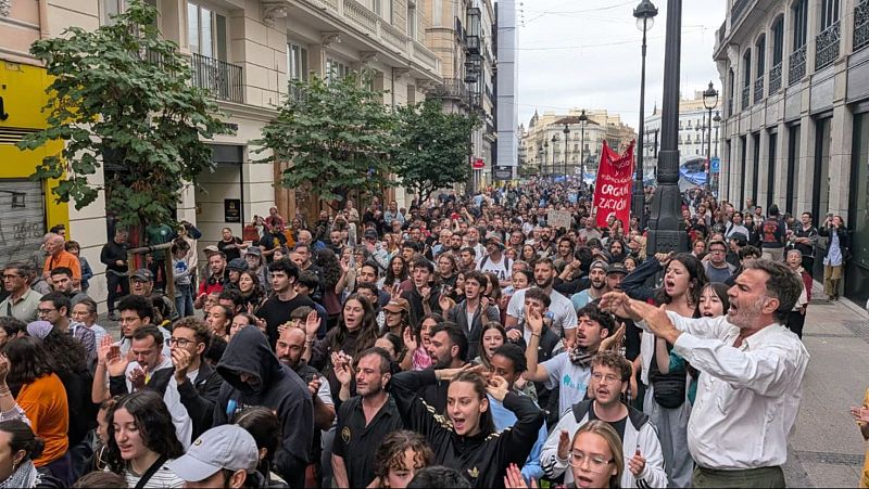 Decepción e indignación en Sol tras decaer los decretos de vivienda: "Esto aumenta la rabia, que es la base de la protesta"