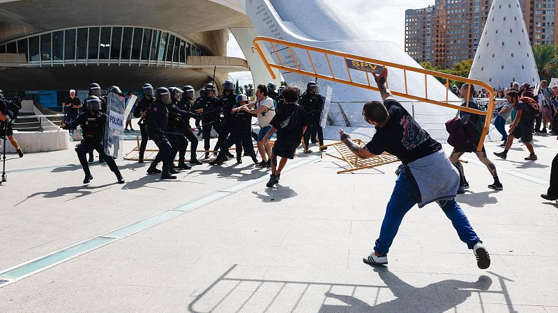 Al menos cinco detenidos por disturbios en Valencia tras la manifestación por el derecho a la vivienda