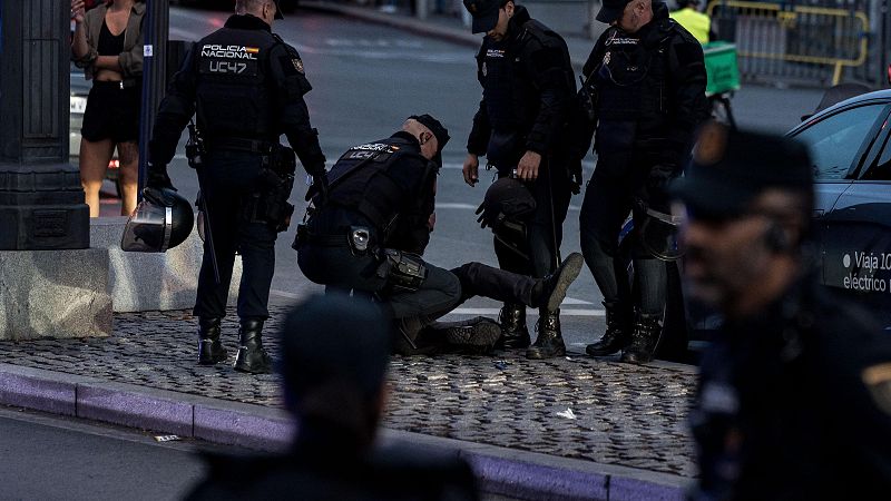 Detenidos tres miembros de grupos de ultraderecha al intentar alcanzar la acampada de Sol