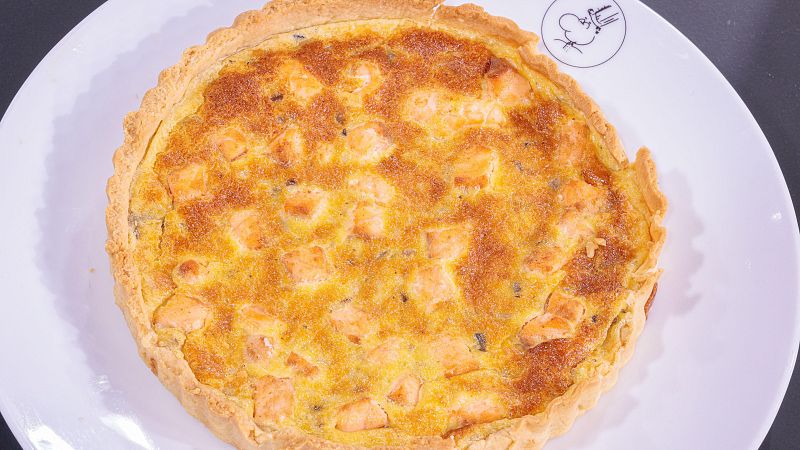 Receta de quiche de salmón de Santiago Segura en MasterChef Celebrity Legends