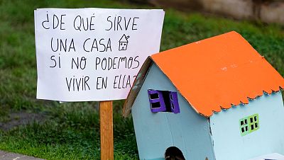 La acampada de Oviedo contin�a tras la convocatoria de elecciones generales