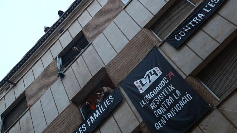 Ajuntament i Generalitat arriben a un acord per comprar el bloc de Llenguadoc i aturar el desnonament de desenes de fam�lies