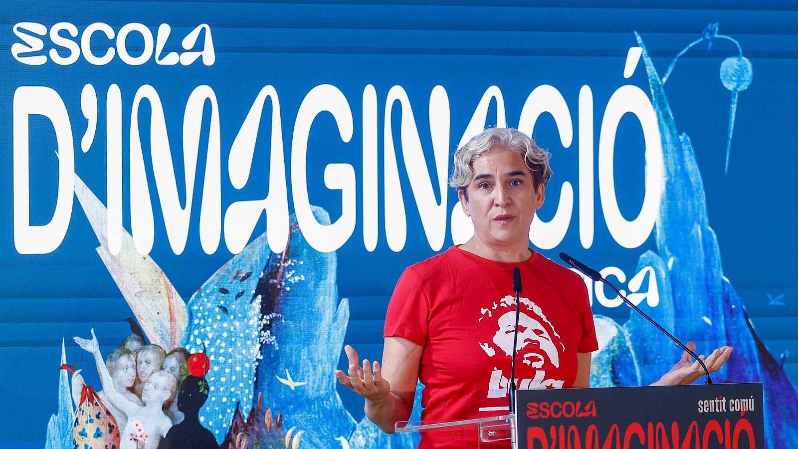 La exalcaldesa de Barcelona Ada Colau en la apertura de la Escuela de Imaginación Política, organizada por la fundación de Comuns