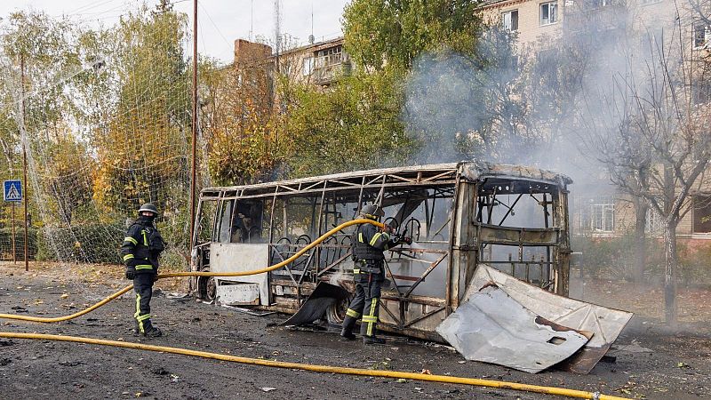 Al menos 30 muertos por un bombardeo ruso contra una parada de autobús en Kramatorsk en Ucrania