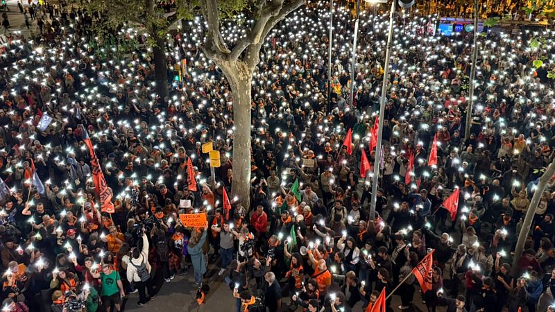 Una nova manifestaci� per l'habitatge a Barcelona impulsa la mobilitzaci� cap a la vaga general