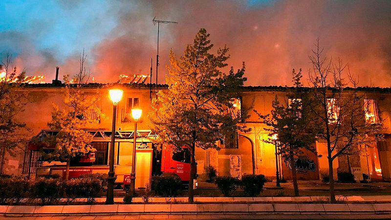 Un incendio destruye el Palacio de Osuna en la localidad madrileña de Aranjuez
