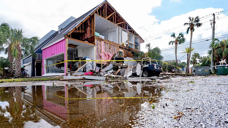 Al menos cuatro muertos tras el paso del huracán Isaías por los estados de Florida y Alabama