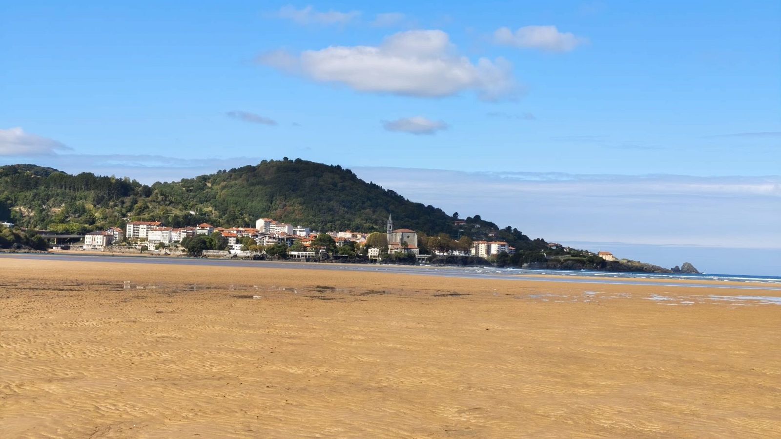 Sol en la playa de Laida, en Mundaka