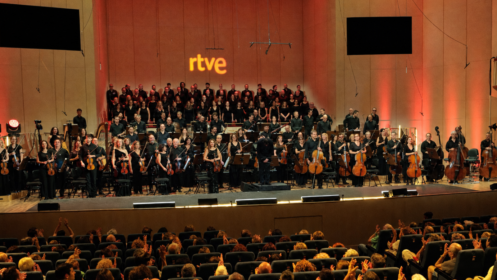Thomas Herzog dirige a la Orquesta y Coro RTVE en un programa que une ...