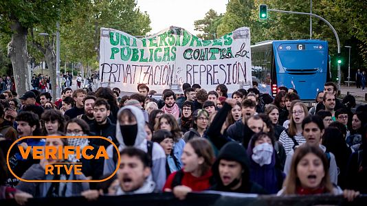 Varios alumnos se manifiestan en el campus de Ciudad Universitaria el 14 de octubre de 2026 en Madrid con sello VerificaRTVE