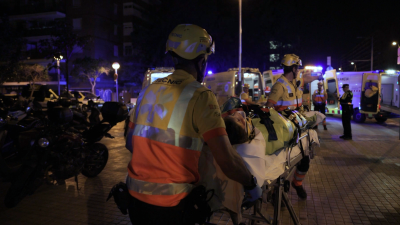 50 ferits i la sortida a l'exterior d'un pacient després de 54 dies a l'UCI, a 'Hospital de Proximitat'