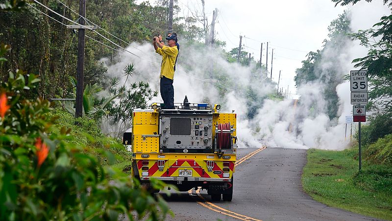 Un temblor de 6,9 grados sacude la zona del volcán hawaiano en erupción