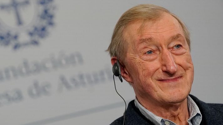 Julian Barnes, Premio Princesa de Asturias de las Letras, en el hotel de la Reconquista de Oviedo.
