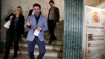 El exconseller catal�n Antoni Com�n, uno de los independentistas encausados por el "proc�s", tras formalizar su condici�n de eurodiputado