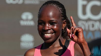 La actual campeona del mundo de marat�n, suspendida provisionalmente por dopaje