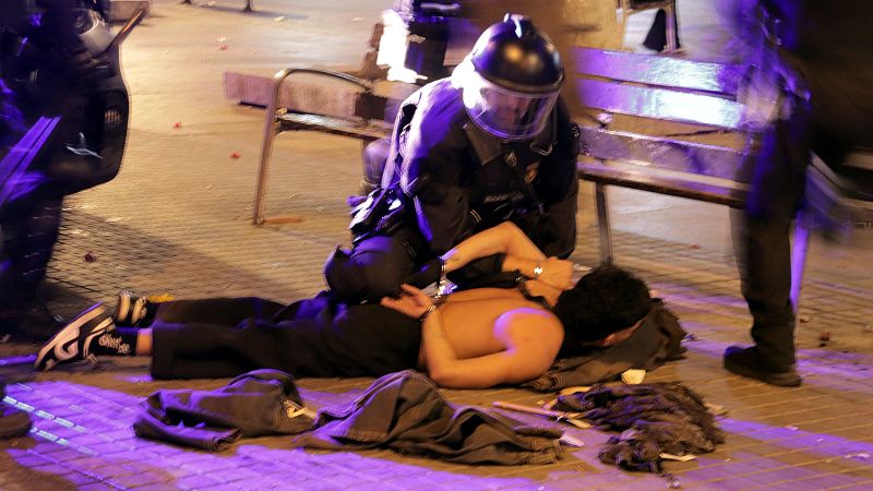 Més d'un centenar de detinguts pels aldarulls al centre de Barcelona